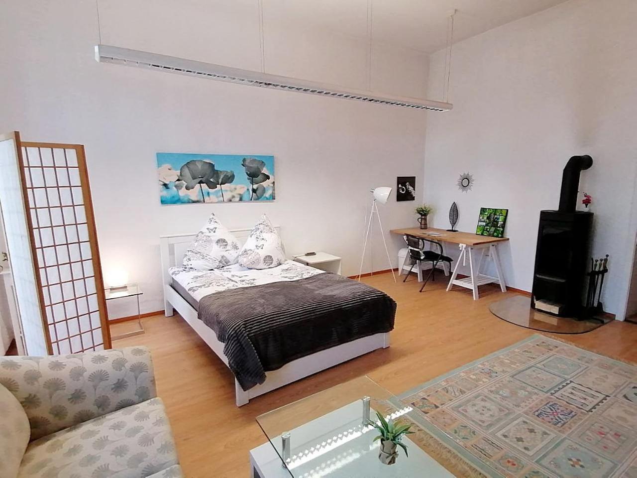 Nr 3 Grosszuegiges Kamin-Zimmer Mit King-Size Bett Im Zentrum Annaberg-Buchholz Exterior foto